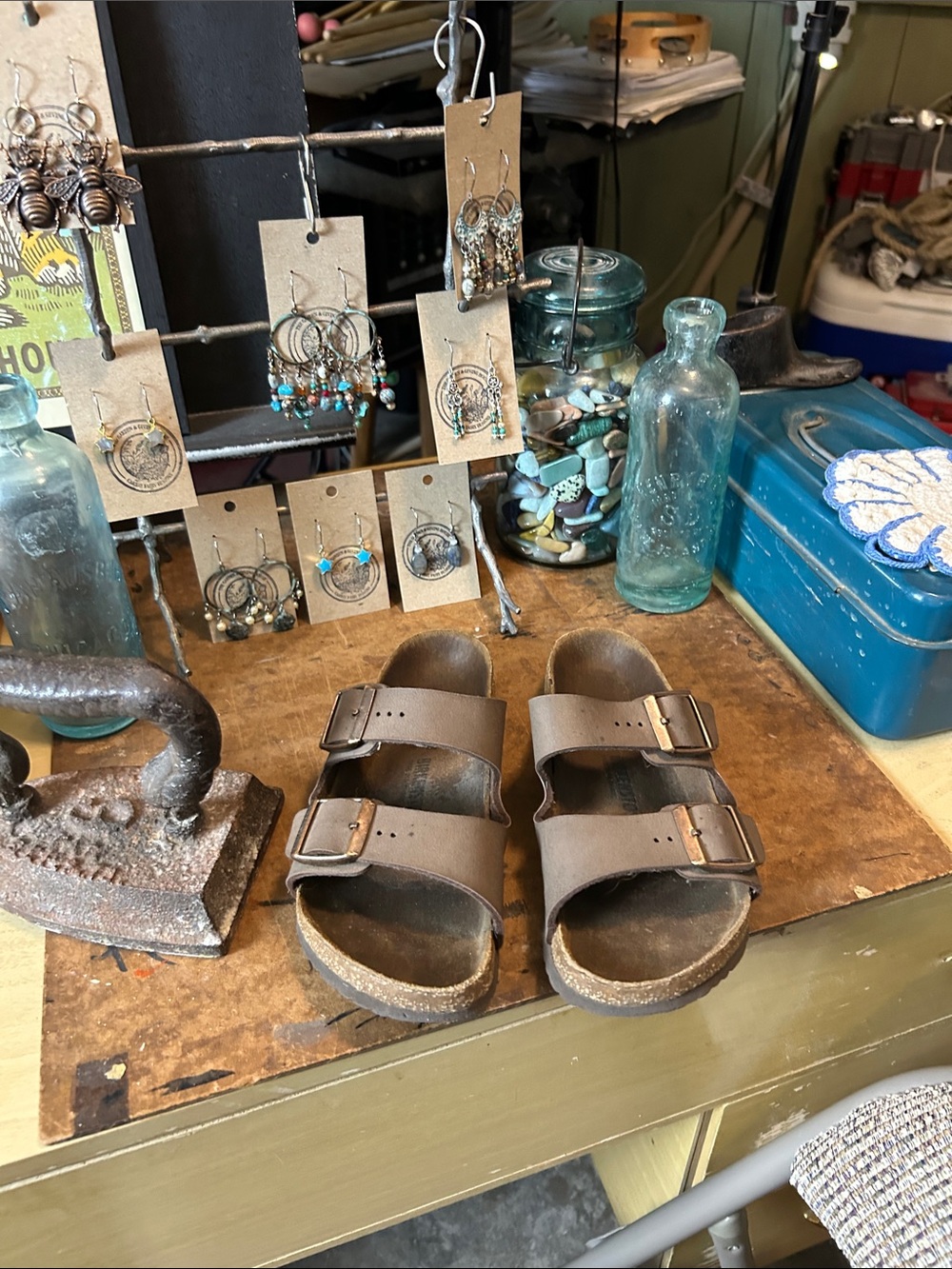 Birkenstock Arizona Sandals in Tan lLeather. Two Strap. Size 34/Ladies’ L3?/ 220